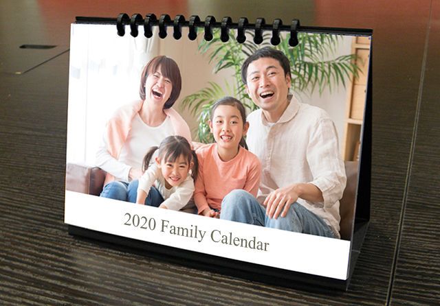 家族写真の卓上カレンダー画像