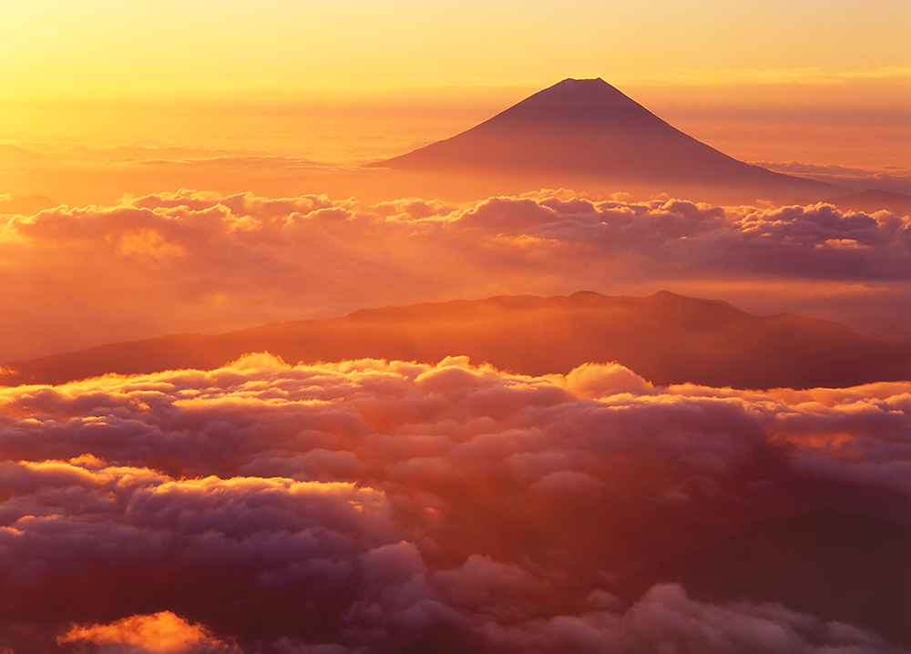 雲海に浮かぶ正月の富士山　ポスター